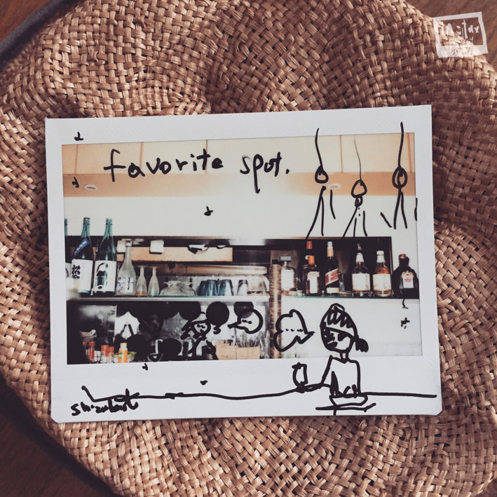 厨房とカウンターのちょうどいい距離感。